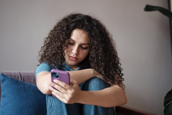 Countries around the world are considering teen social media bans  why experts warn its a lazy fix 