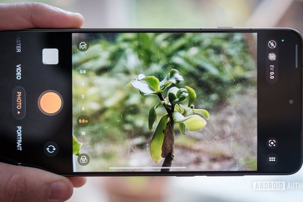 Forget AI zoom: The first phone with three 200MP cameras is officially coming soon