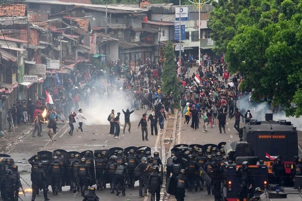 Indonesia halts TikToks license over incomplete livestream data amid protests