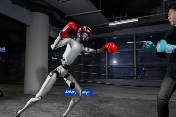 Unitrees Big Humanoid Robots Are Fighting Now