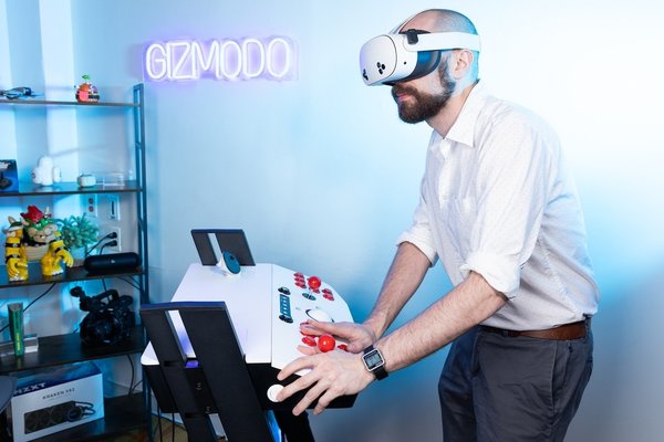 Relive the Glory Days of Arcade Gaming in VR with This Controller 