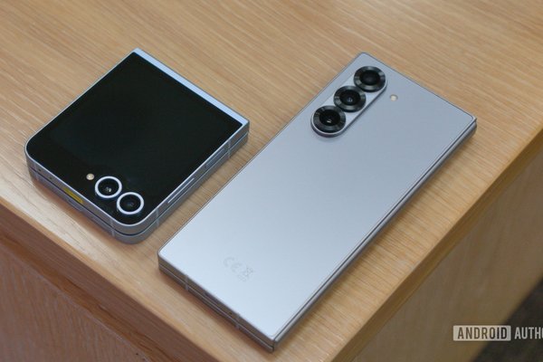 Samsung Galaxy Z Fold 7 & Z Flip 7: Stunning Leaked Renders Reveal Sleeker Designs and Bold New Colors