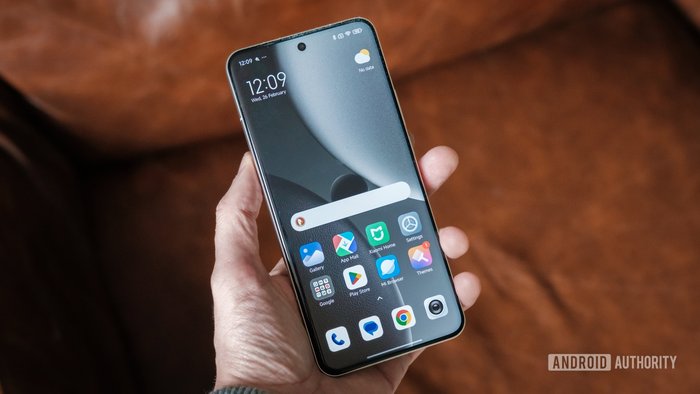 Phone Manufacturers Shift Away from Gorilla Glass: Whats Behind the Trend? 