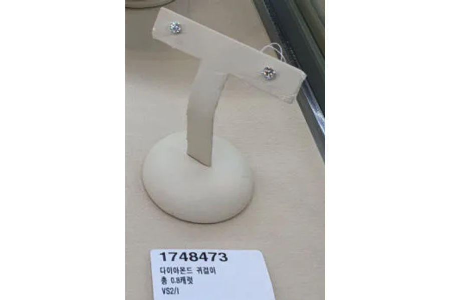 다이아몬드 귀걸이 총 0.8캐럿 VS2/1