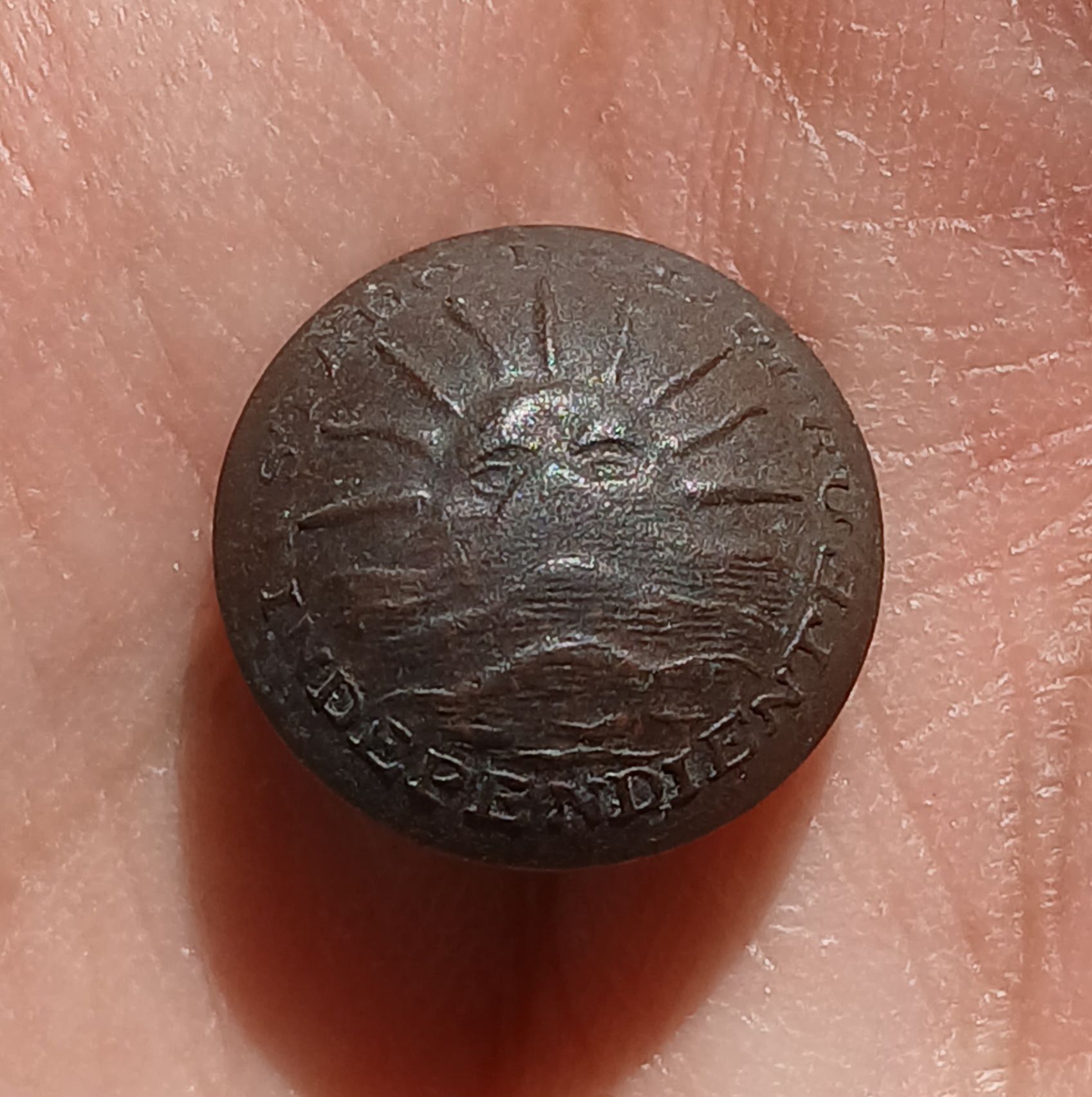 Botón militar de la Independencia del Perú 1821-1825