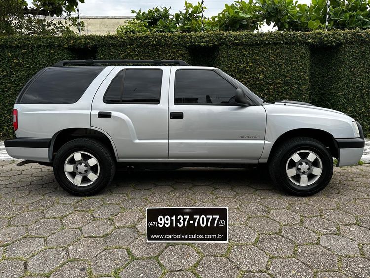 Chevrolet Blazer 2.4 4x2 em Curitiba