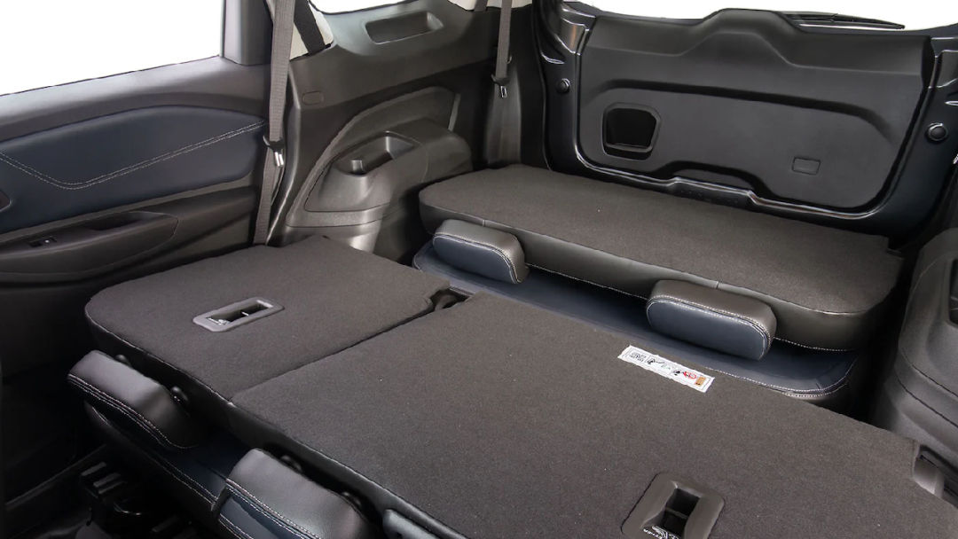 https://ik.imagekit.io/comparacar/chevrolet/spin/premier-7s-1.8-at/69c6ceae2bd7ac865891b080/69c6ceae2bd7ac865891b082