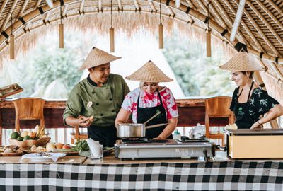 Balinese Cooking Class with Traditional Market Tour and Balinese Offering Making