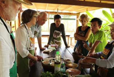 Laotisch kochen & Bambus flechten (Morgens)