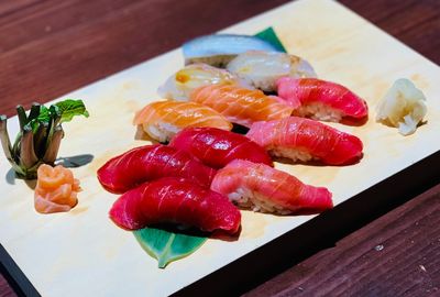 ​Local Tokyo Fish Market Experience with Nigiri Crafting Session