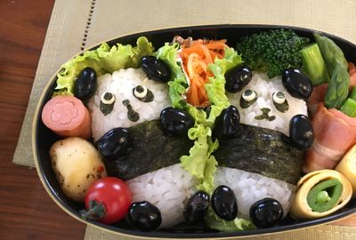 Making a Bento Box with a Cute Character Look