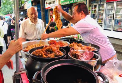 Breakfast Street Food & Market Tour with Tai Chi