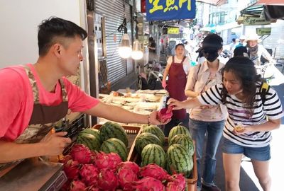 Taipei Food Tour and Colourful Bubble Tea Making