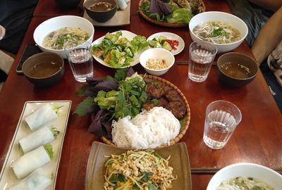 5 Dishes Traditional Hanoian Cuisine Cooking Class with Market Tour