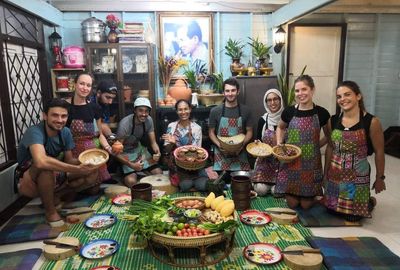 Bangkok Thai Cooking Class in Traditional 100 Year Old House with Market Tour