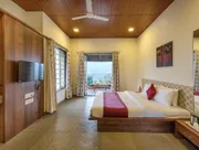 Greystone Villa - Pristine Views of Mulshi Dam photo 2