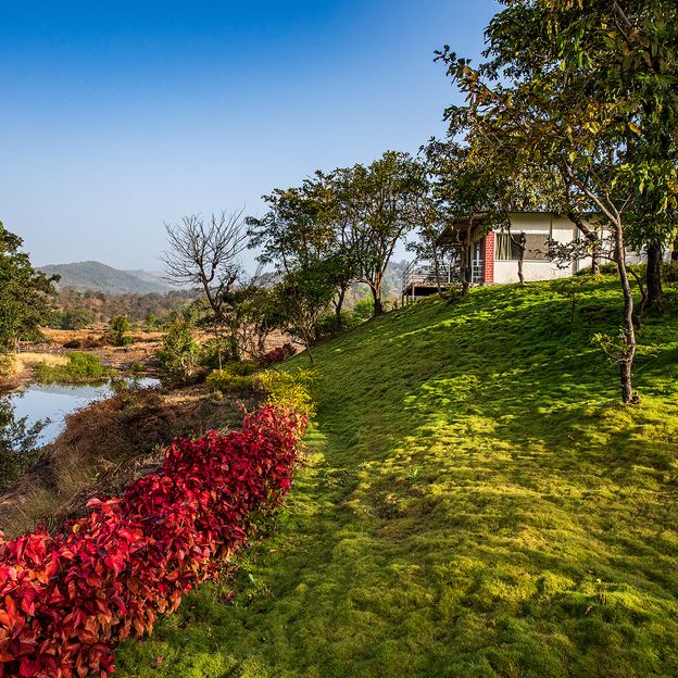 Cover Photo of The Lazy River Cottage in Velhe