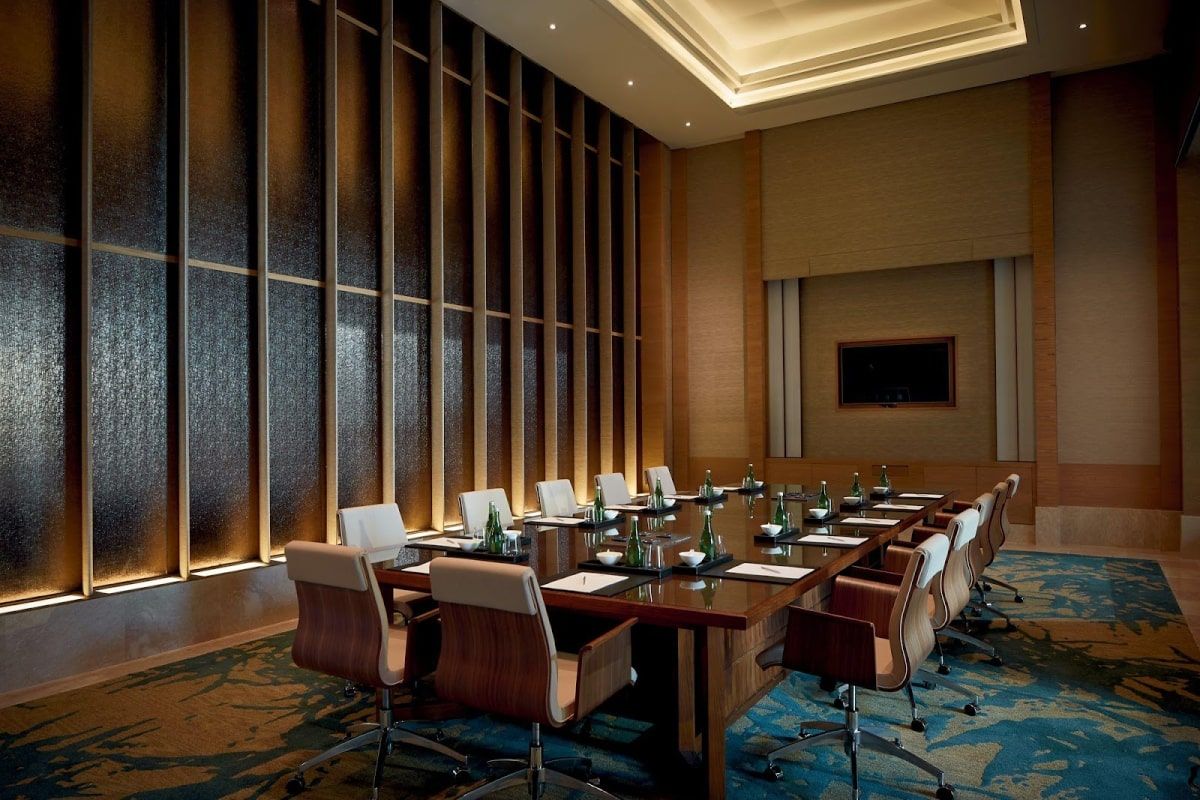 Tips for Choosing the Right Meeting Room in Chennai for Your Business Needs