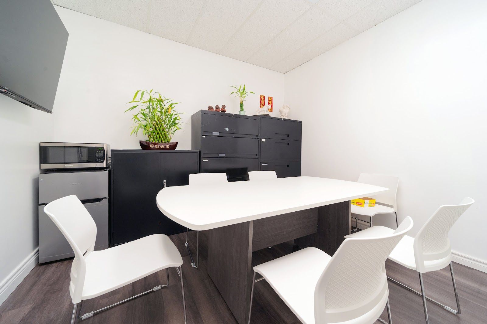 Luk & Associates gallery photo