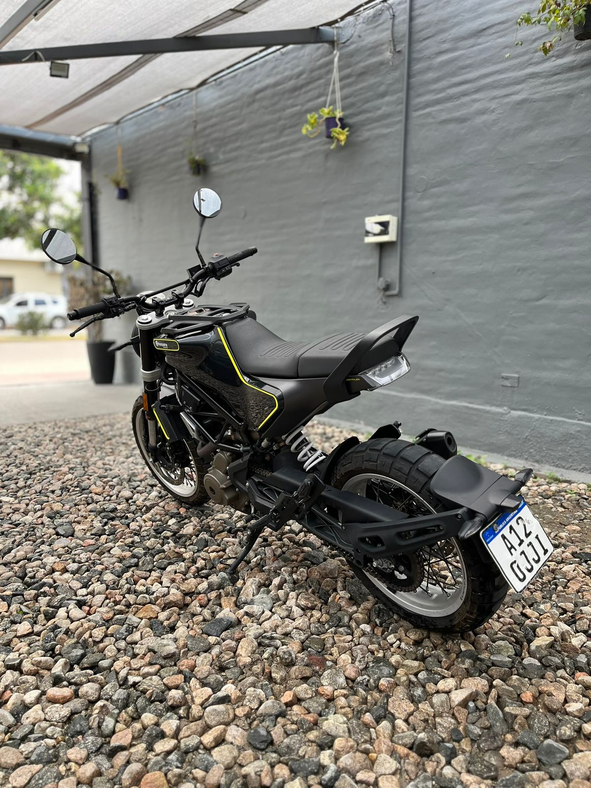 Husqvarna svarpilen 401 | Modelo: 2020 | 17.000Km
