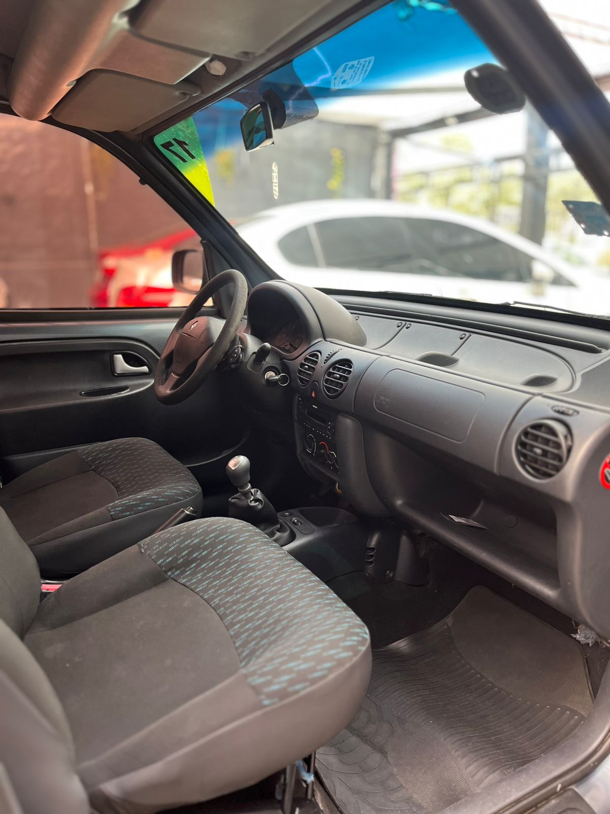 Kangoo Autentique Plus | C/GNC | Modelo: 2017