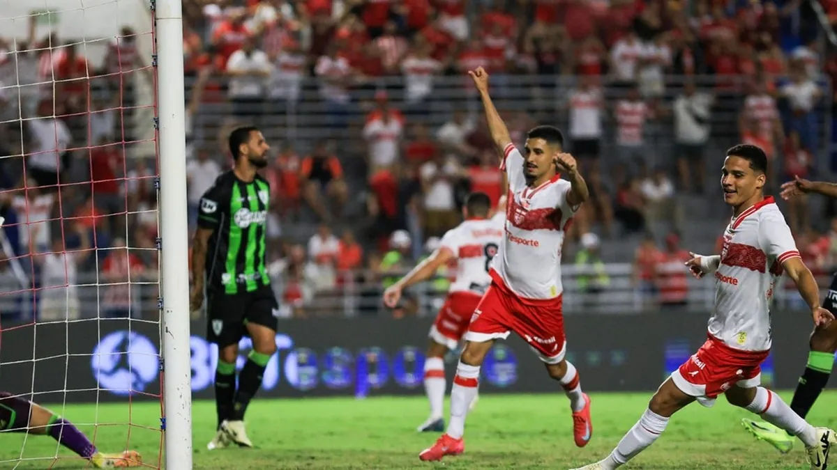 América-MG e CRB se enfrentam: como e onde assistir ao jogo? - Fonte imagem: Globo Esporte