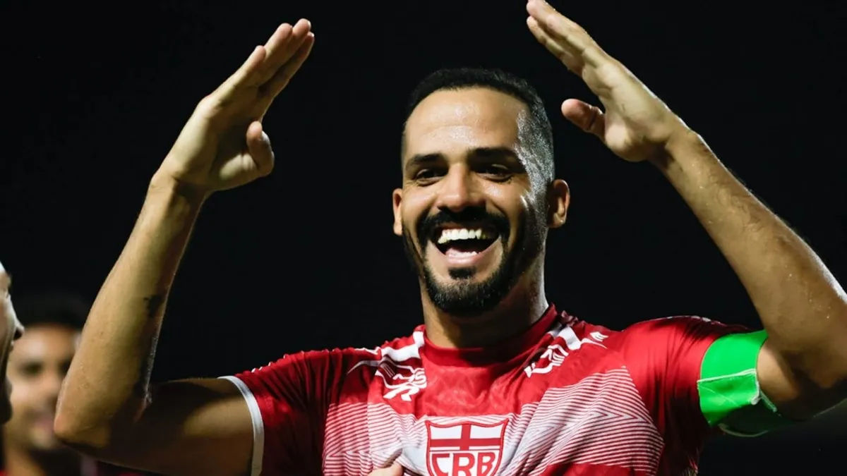 Anselmo Ramon brilha com 6 gols em 6 jogos: CRB enfrenta o ASA! - Fonte imagem: Globo Esporte