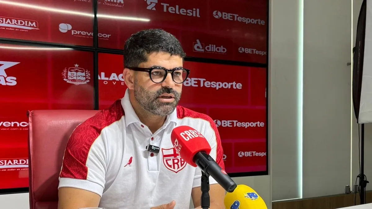 Ari Barros busca lateral para o CRB, mas com limites financeiros. - Fonte imagem: Globo Esporte