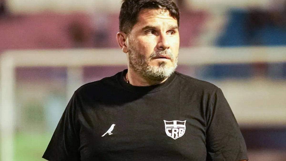 Barroca comenta mudanças na formação do CRB: 'Acredito no elenco' - Fonte imagem: Globo Esporte