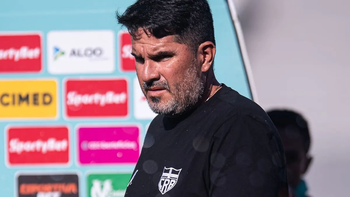 Barroca destaca tática do CRB na vitória contra o Sport: 'Ótima evolução' - Fonte imagem: Globo Esporte