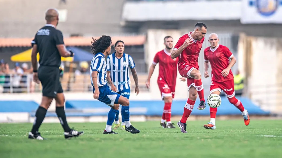 Barroca revela no clássico que o CRB já tem time para 2026 - Fonte imagem: Globo Esporte