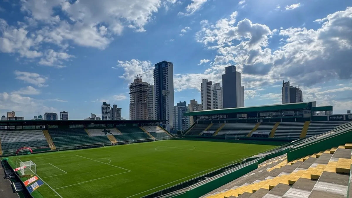 Chapecoense e CRB: confira como assistir ao duelo e detalhes das equipes! - Fonte imagem: Globo Esporte