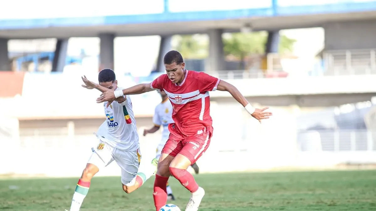 Chulapa exalta talentos do CRB: 'Já poderia estar no exterior!' - Fonte imagem: Globo Esporte