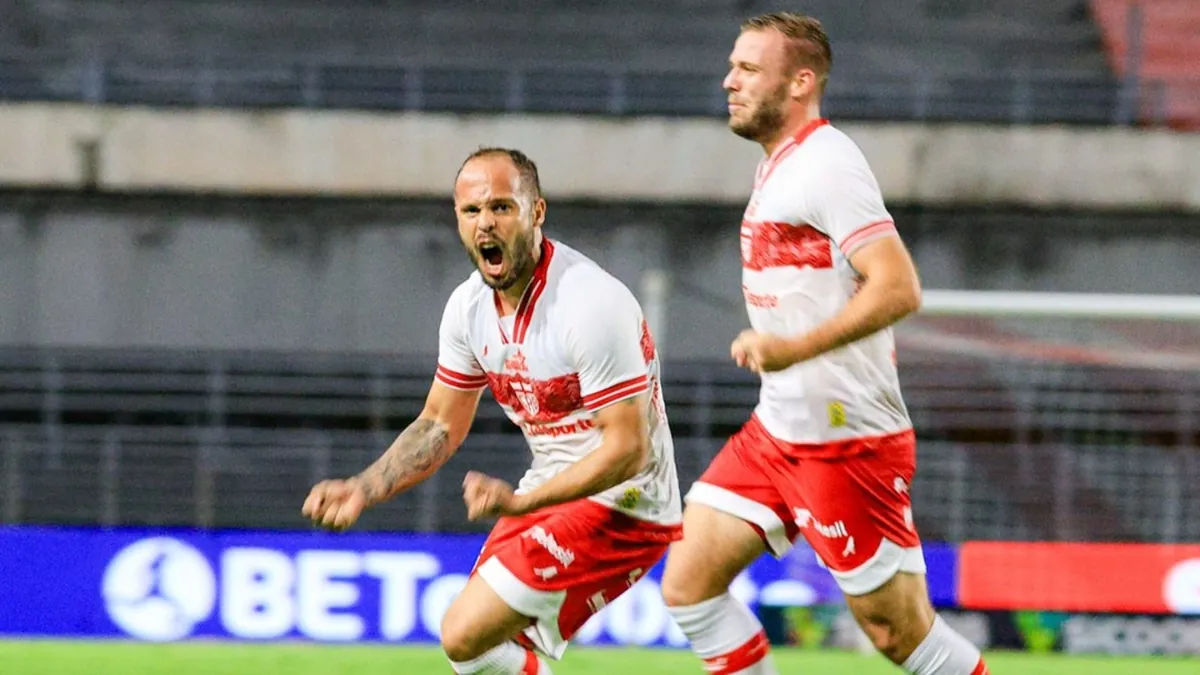 Com o fim da 19ª rodada, CRB conquista avanço surpreendente no Brasileiro - Fonte imagem: Globo Esporte