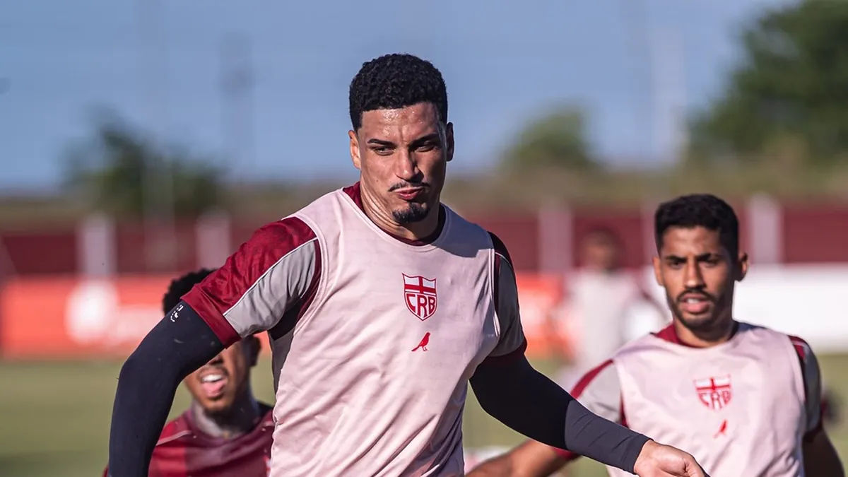 CRB confirma interesse do Botafogo em zagueiro Henri, mas sem avanço - Fonte imagem: Globo Esporte