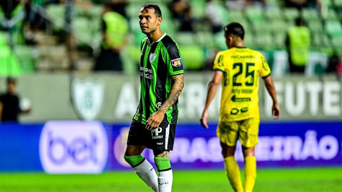 CRB demonstra interesse em Vinícius, mas enfrenta forte disputa - Fonte imagem: Globo Esporte