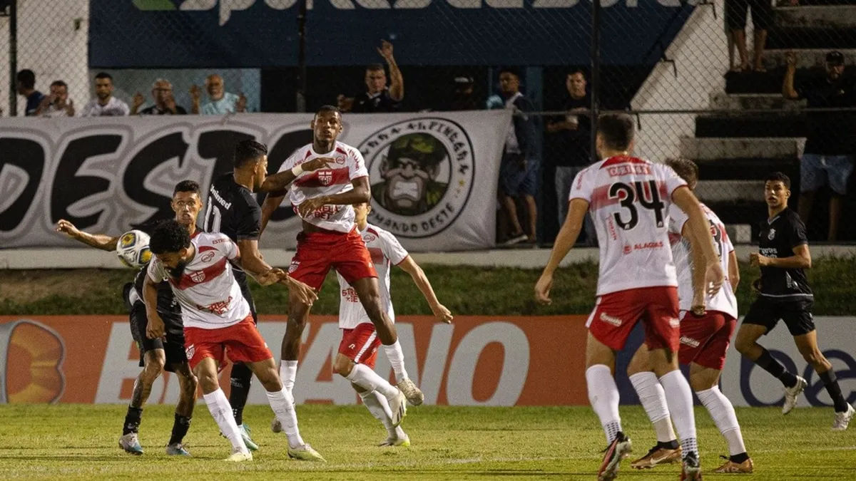 CRB enfrenta desafio recorrente: a dificuldade em desempenhos fora - Fonte imagem: Globo Esporte