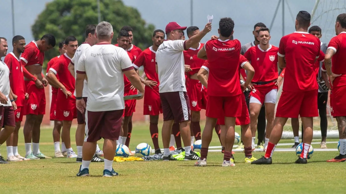CRB espera a contratação de sete reforços para a pré-temporada - Fonte imagem: Globo Esporte