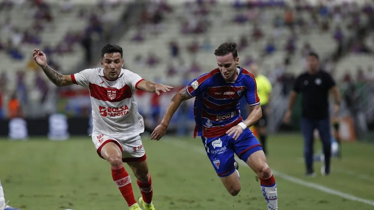 CRB perde para o Fortaleza e soma dez partidas sem triunfos - Fonte imagem: Globo Esporte