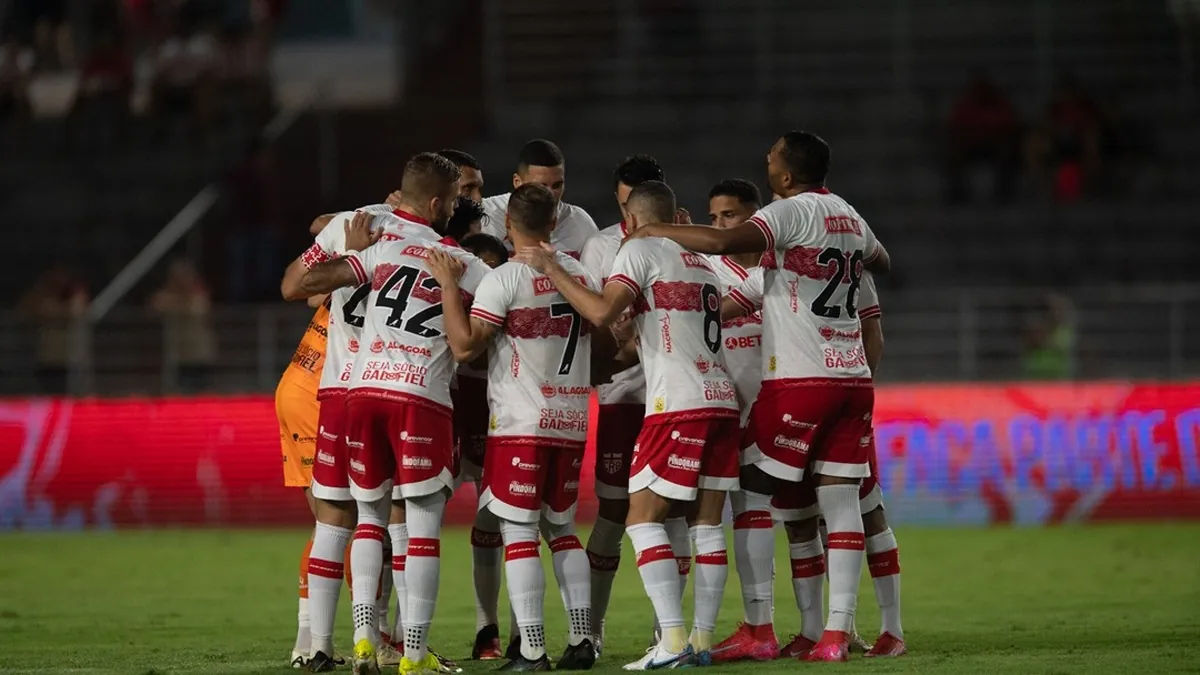 CRB respira aliviado após 21ª rodada: risco de rebaixamento cai! - Fonte imagem: Globo Esporte