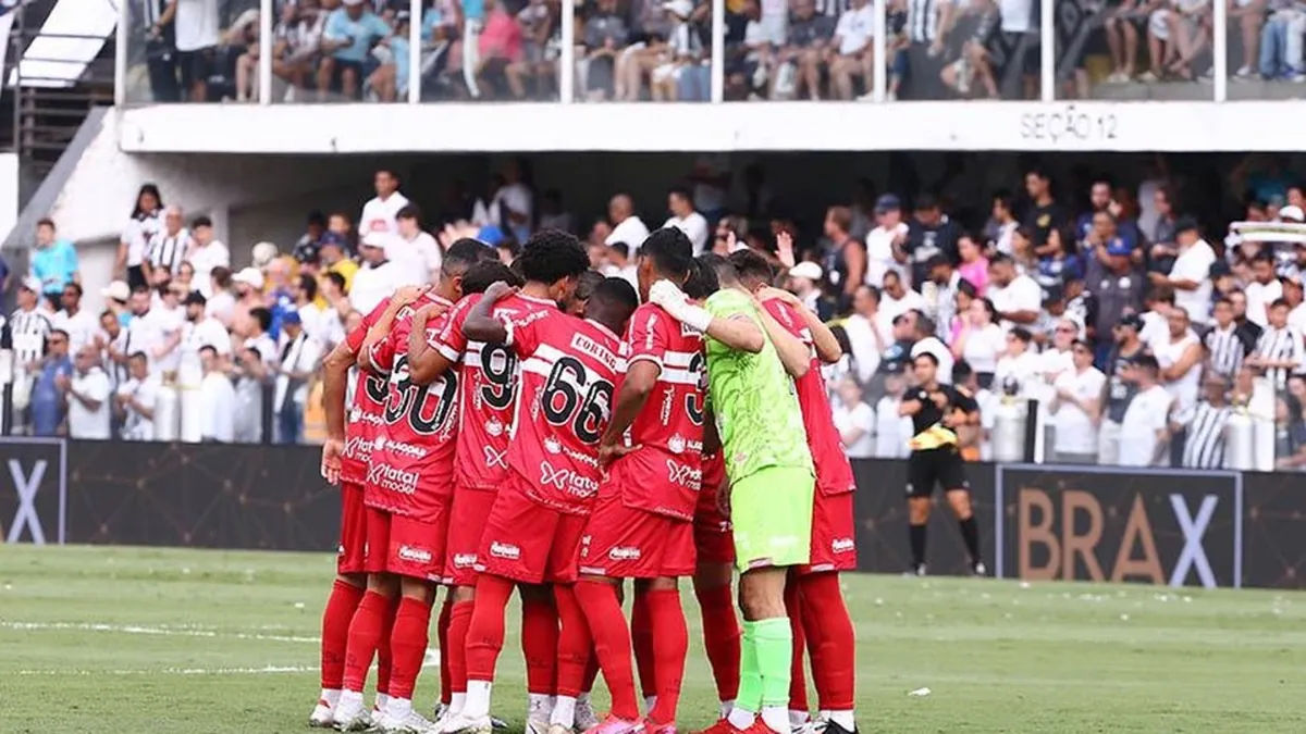 CRB surpreende e evita rebaixamento ao vencer o campeão na Vila - Fonte imagem: Globo Esporte