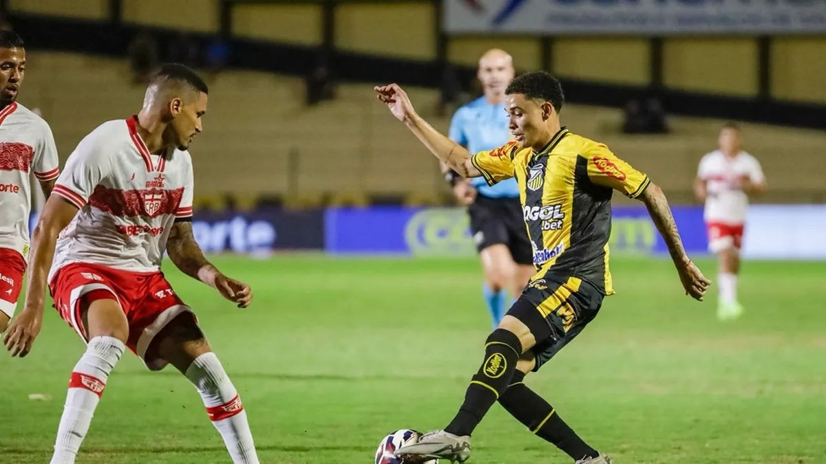 CRB utiliza time principal na despedida do Brasileiro, mas perde fácil - Fonte imagem: Globo Esporte