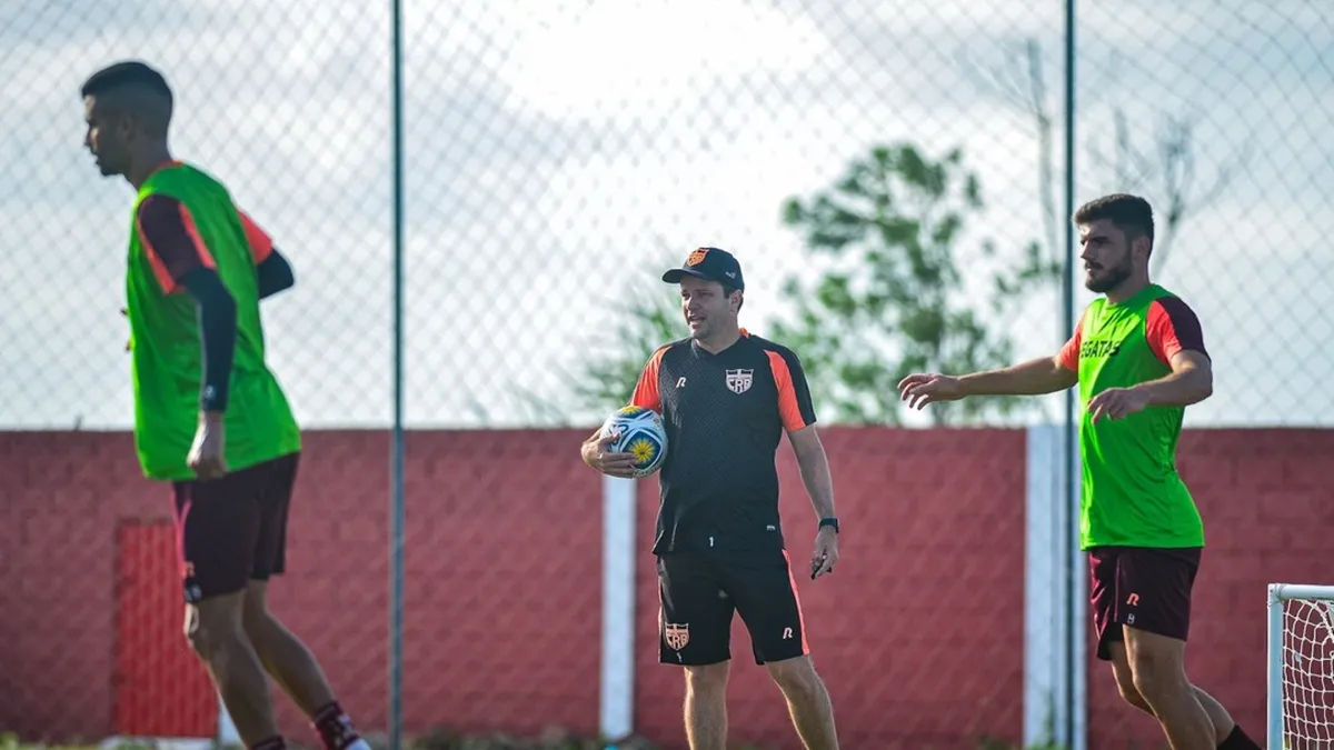 Daniel Paulista recebe proposta da Tailândia, mas decide permanecer no CRB - Fonte imagem: Globo Esporte