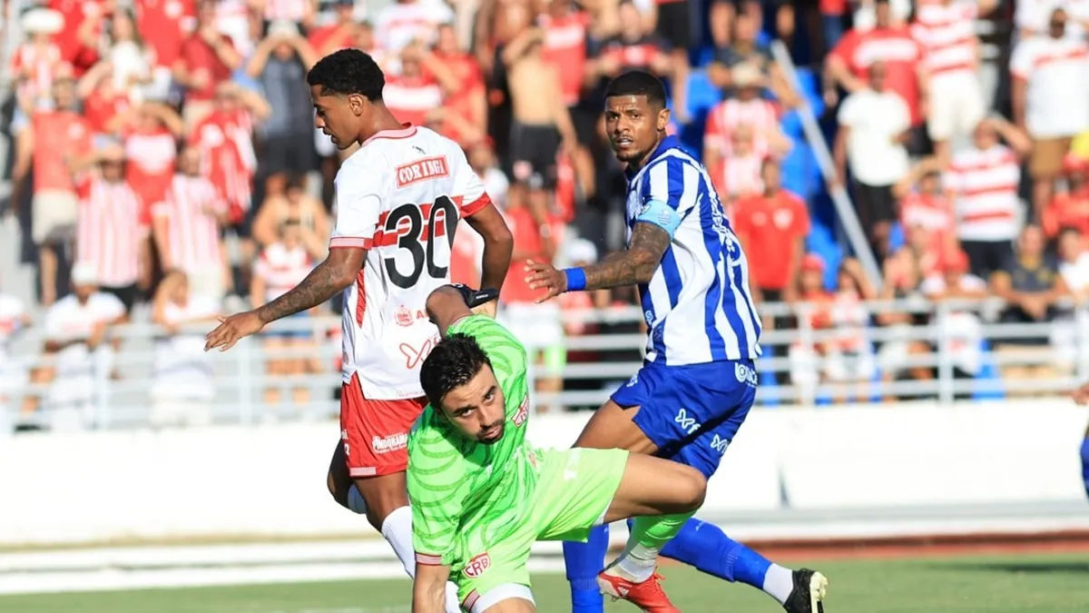 Descubra os atletas de CRB e CSA que brilharam nos últimos clássicos - Fonte imagem: Globo Esporte