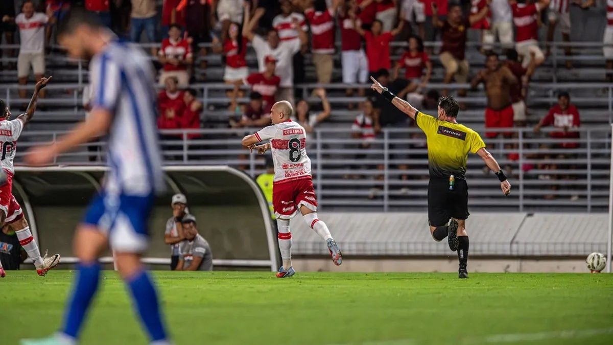 Descubra quanto a FIFA gastou com arbitragem na semifinal CRB x CSA - Fonte imagem: Globo Esporte