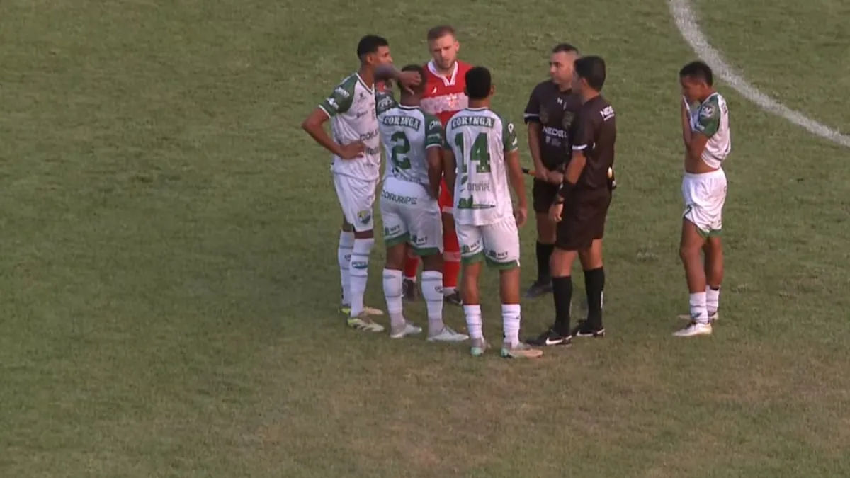 Diretor do Coruripe comenta sobre mistério do apagão no estádio - Fonte imagem: Globo Esporte