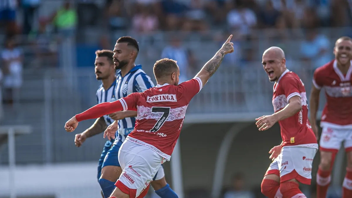 Douglas Baggio brilha e assume a responsabilidade dos pênaltis no CRB - Fonte imagem: Globo Esporte