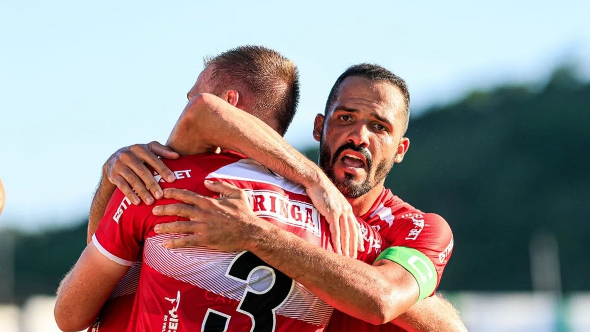 Dúvida no time do CRB: Daniel tem incerteza sobre Jorginho contra o Athletic - Fonte imagem: Globo Esporte