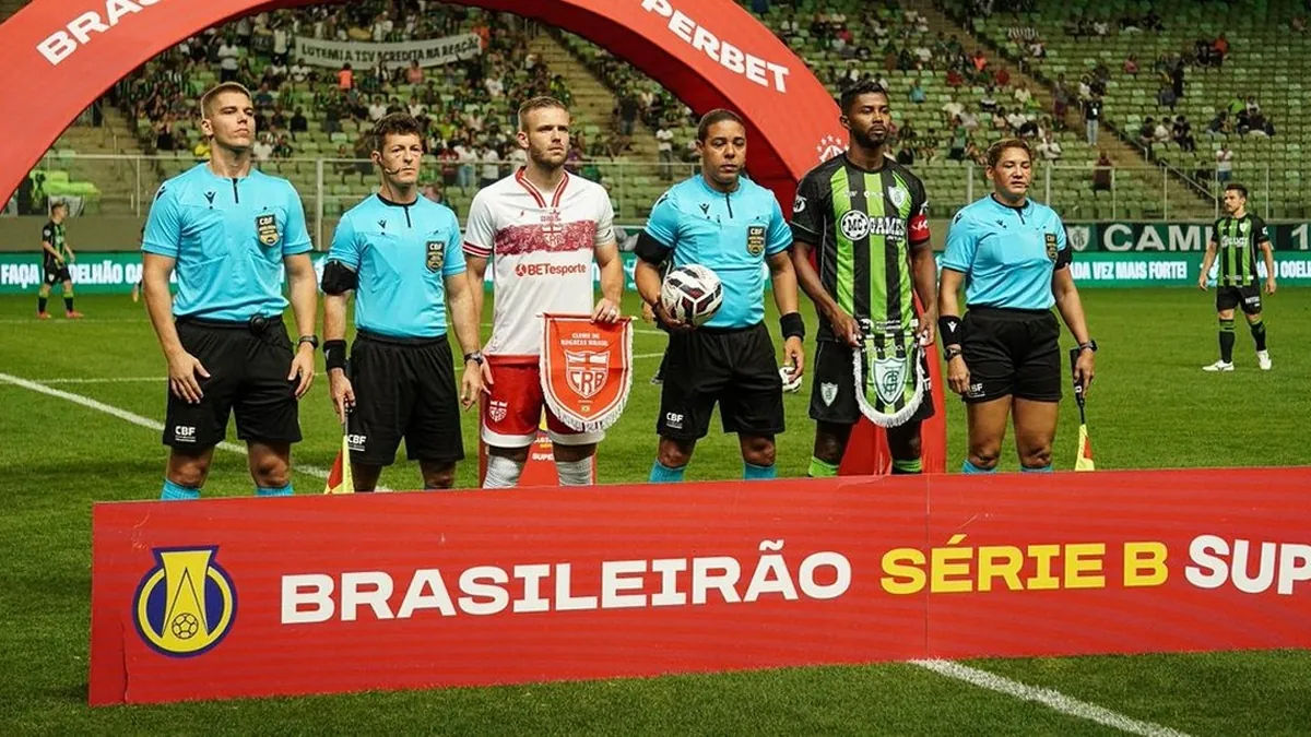 Fábio Alemão atinge a marca de 100 jogos com o CRB! - Fonte imagem: Globo Esporte