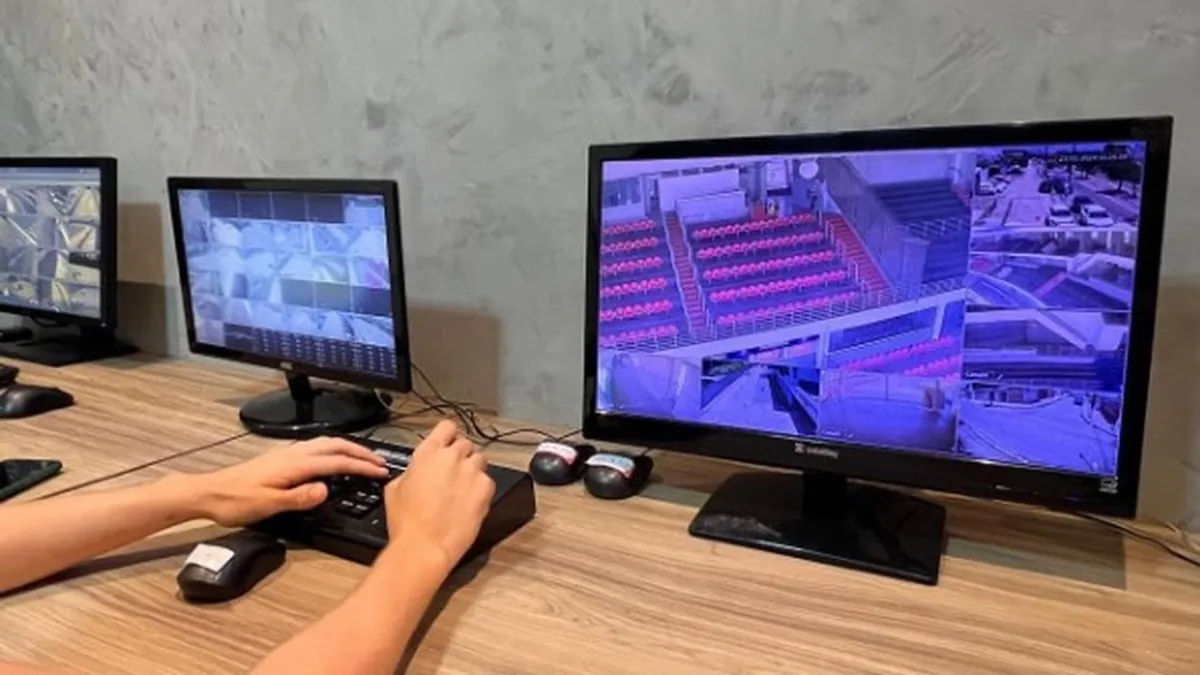 Homem acusado de homicídio é identificado e preso em jogo de futebol - Fonte imagem: Globo Esporte